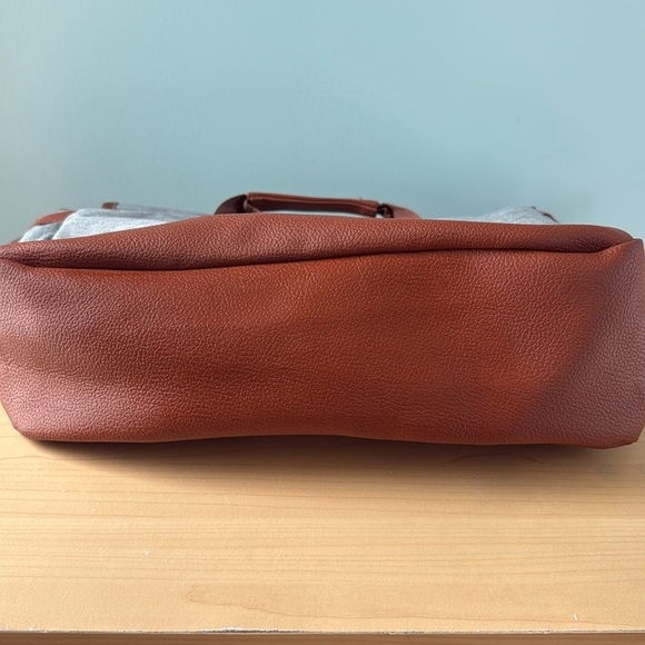 Atlanta Braves Messenger Bag - Picture 3 of 8